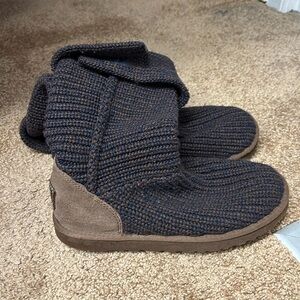 Knit Ugg’s purple color size 8